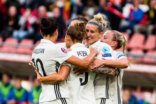 NLD, Tilburg, UEFA Women s Euro 2017, Russland (RUS) vs Deutschland (GER) 25.07.2017, Stadion Galgenwaard, Utrecht, NLD, Tilburg, UEFA Women s Euro 2017, Russland (RUS) vs Deutschland (GER), im Bild picture shows Anja Mittag (Deutschland 11) (Germany 11) jubelt mit Mandy Islacker (Deutschland 9) (Germany 9) und Dzsenifer Marozsan (Deutschland 10) (Germany 10) über das Tor von Babett Peter (Deutschland 5) (Germany 5), nordphotox xRauch nph00251