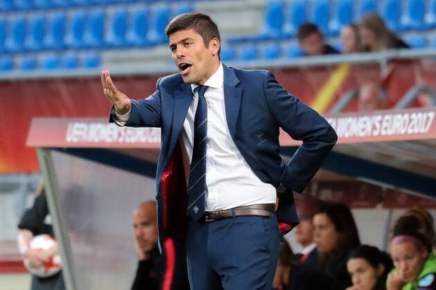 Francisco Neto (Trainer, Cheftrainer, Portugal), Einzelbild, Aktion, Action, gibt Anweisungen, gestikuliert, mit den Armen gestikulieren, gives instructions, gesticulate, Fussball, UEFA Women s EURO 2017, Portugal - England, xozx