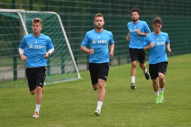 Fussball, Herren, Regionalliga Nordost, Saison 2017 18, Training BFC Dynamo, Björn Lambach (Nr. 6, BFC Dynamo), Vincent Rabiega (Nr. 9, BFC Dynamo), Rufat Dadashov (Nr. 17, BFC Dynamo) und Pascal Eifler (Nr. 2, BFC Dynamo) beim Lauftraining, 03.08.17, Copyright: xMichaelxHundtx xMatthiasxKochx