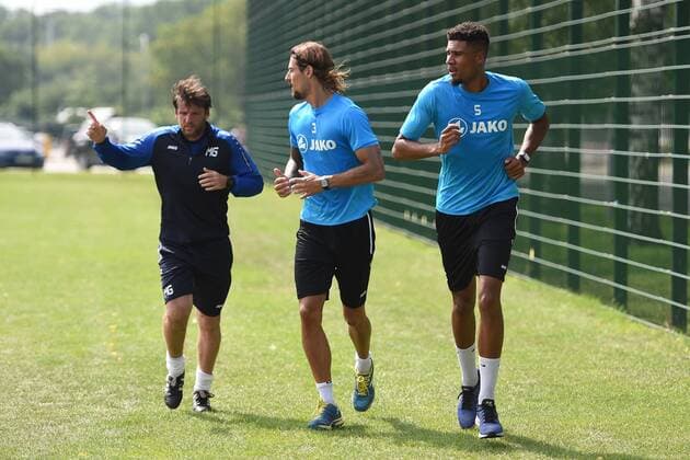 Fussball, Herren, Regionalliga Nordost, Saison 2017 18, Training BFC Dynamo, Co-Trainer Martino Gatti (BFC Dynamo), Joshua Marques Pereira da Silva (Nr. 3, BFC Dynamo) und David Malembana (Nr. 5, BFC Dynamo) beim Lauftraining, 03.08.17, Copyright: xMichaelxHundtx xMatthiasxKochx