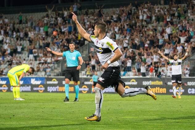 03.08.2017, Tivoli Stadion, Innsbruck, AUT, UEFA EL, Cashpoint SCR Altach vs KAA Gent, Qualifikation, 3. Runde, Rueckspiel, im Bild Torjubel nach dem 3:1 durch Kristijan Dobras (SCR Altach) during the UEFA Europaleague Qualifier 3rd round, 2nd leg match between Cashpoint SCR Altach and KAA Gent at the Tivoli Stadion in Innsbruck, Austria on 2017 08 03. Innsbruck EP_fei