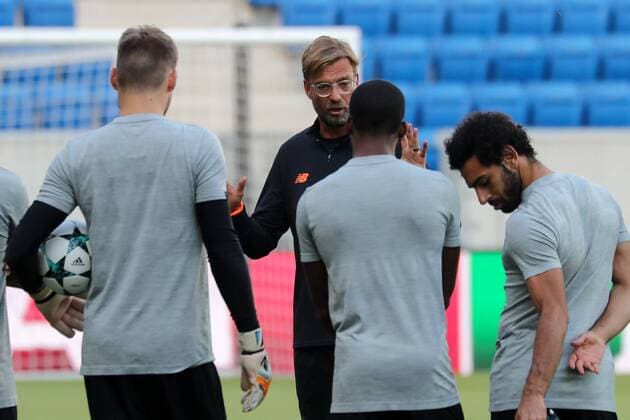Jürgen Klopp (Kloppo, Trainer, Cheftrainer, Team Manager, LFC), gibt Anweisungen, gestikuliert, mit den Armen gestikulieren, gives instructions, gesticulate, beim Training am Vortag des Spiels, Abschlusstraining im Stadion, Übungseinheit, Spielvorbereitung, Action, Aktion, Fussball, UEFA Champions League Qualifikation, MD-1, TSG 1899 Hoffenheim - FC Liverpool, xozx