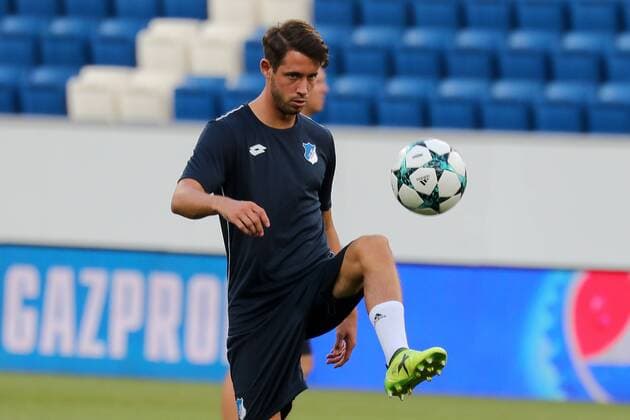 Mark Uth (Hoffenheim, 19), am Ball, Spielszene, beim Training am Vortag des Spiels, Abschlusstraining im Stadion, Übungseinheit, Spielvorbereitung, Action, Aktion, Einzelbild, Fussball, UEFA Champions League Qualifikation, MD-1, TSG 1899 Hoffenheim - FC Liverpool, xozx