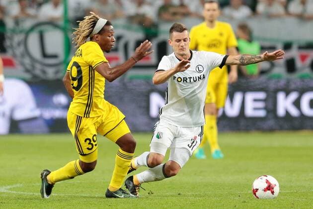 17.08.2017, Warszawa, Pilka nozna, Liga Europy 2017 2018, IV runda eliminacyjna, Legia Warszawa - Sheriff Tiraspol, N z Ziguy Badibanga, Krzysztof Maczynski, Foto Adam Starszynski PressFocus NEWSPIX.PL, 17.08.2017, Warszawa, Football, UEFA Europa League 2017 2018, 4th qualifying round, Legia Warszawa - Sheriff Tiraspol, Ziguy Badibanga, Krzysztof Maczynski, Credit Adam Starszynski PressFocus --- Newspix.pl 20170817PF_AS006