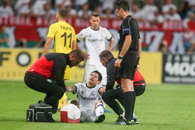 Bilder des Tages - SPORT 17.08.2017, Warszawa, pilka nozna, Legia Warszawa - FC Sheriff Tiraspol, play-off, Liga Europy, Guilherme (Legia), kontuzja, UEFA Europa League play-off, Legia Warsaw - FC Sheriff Tiraspol, football, fot. Tomasz Jastrzebowski Foto Olimpik NEWSPIX.PL --- Newspix.pl 20170817toja37
