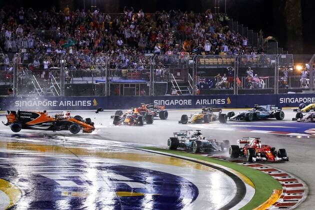 Motorsports: FIA Formula One World Championship WM Weltmeisterschaft 2017, Grand Prix of Singapore, Start, 5 Sebastian Vettel (GER, Scuderia Ferrari), 44 Lewis Hamilton (GBR, Mercedes AMG Petronas F1 Team), 14 Fernando Alonso (ESP, McLaren Honda), 33 Max Verstappen (NLD, Red Bull Racing), 7 Kimi Raikkonen (FIN, Scuderia Ferrari), 3 Daniel Ricciardo (AUS, Red Bull Racing), Singapore Singapore