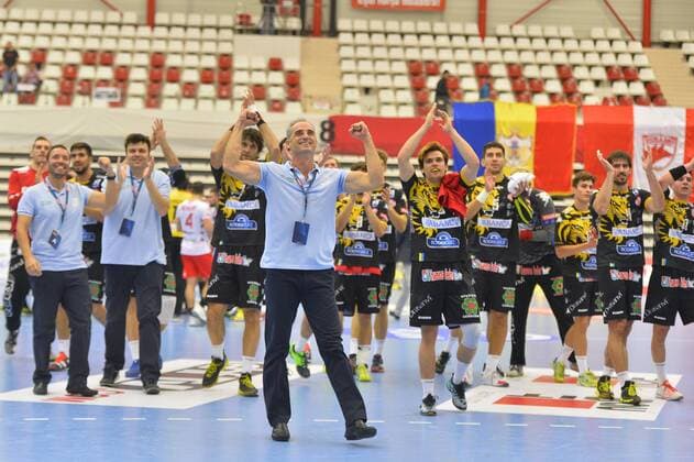 Handball, CL, Dinamo Bukarest - Reale Ademar Dinamo Bucharest - Abanca Ademar Leon, during 2017 2018 EHF Men s Champions League Group Phase, 15 October 2017, Dinamo Hall, Bucuresti, Romania Rafael Castillo Guijosa Abanca Ademar Leon s coach, during the game Dinamo Bucharest - Abanca Ademar Leon, for the 2017 2018 EHF Men s Champions League Group Phase, 15 October 2017, Dinamo Hall, Bucuresti, Romania Copyright: xAlexxNicodimx