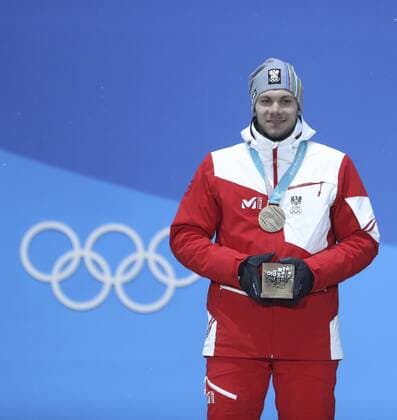 PyeongChang 2018, Ski Alpin, Slalom, Herren, Siegerehrung (180222) -- PYEONGCHANG, Feb. 22, 2018 -- Bronze medalist Michael Matt of Austria poses for photos at medal ceremony of men s slalom of alpine skiing at the 2018 PyeongChang Winter Olympic Games Olympische Spiele Olympia OS at Medal Plaza, PyeongChang, South Korea, Feb. 22, 2018. ) (SP)OLY-SOUTH KOREA-PYEONGCHANG-ALPINE SKIING-MEN S SLALOM-MEDAL CEREMONY BaixXuefei