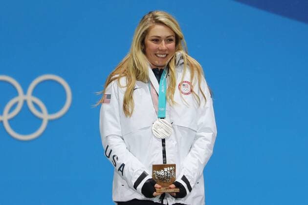 PyeongChang 2018, Ski Alpin, Kombination, Damen, Siegerehrung OLYMPICS - 2018 Winter Olympics PYEONGCHANG,SOUTH KOREA,22.FEB.18 - OLYMPICS, ALPINE SKIING - Olympic Winter games Winterspiele Spiele Summer games PyeongChang 2018, alpine combined, ladies, Medals Plaza, award ceremony. Image shows Mikaela Shiffrin (USA). Keywords: medal. GEPAxpictures xMathiasxMandl
