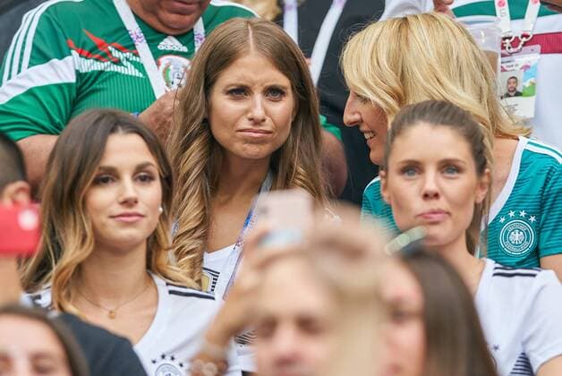 Germany - Mexico, Soccer, Moscow, June 17, 2018 Cathy Fischer, wife of Mats Hummels sad, Christina Raphaella, wife of Matthias GINTER, DFB 4 front left, Christina Raphaella, wife of Matthias GINTER, DFB 4 front right GERMANY - MEXICO 0-1 FIFA World Cup WM Weltmeisterschaft Fussball 2018 RUSSIA, Group F, Season 2018 2019, June 17, 2018 L u z h n i k i Stadium in Moscow, Russia. Photo: MAGICS Peter Schatz