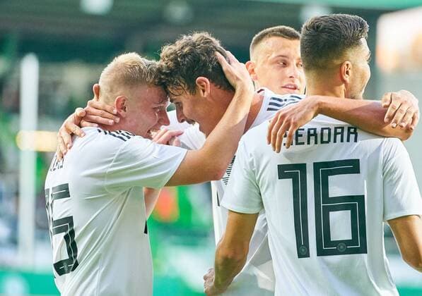 Sport Bilder des Tages U21 U 21 Germany - Mexico, Soccer, Fürth, September 07, 2018 Janni SERRA, DFB U21 Nr.13 celebrates his 1-0 goal with Philipp OCHS, DFB U21 Nr.15 U21 GERMANY - MEXICO Important: DFB regulations prohibit any use of photographs as image sequences and or quasi-video. Football Test match, Season 2018 2019, September 07, 2018 Fürth, Germany. Photographer: Peter Schatz MAGICS