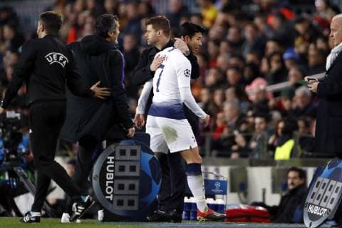 (l-r) Tottenham Hotspur FC coach Mauricio Pochettino, Heung-Min Son of Tottenham Hotspur FC during the UEFA Champions League group B match between FC Barcelona Barca and Tottenham Hotspur FC at the Camp Nou stadium on December 11, 2018 in Barcelona, Spain UEFA Champions League 2018 2019 xVIxVIxImagesx xMauricexvanxSteenxIVx 13047403