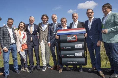 Sport Bilder des Tages The following text was translated automatically 14-05-2019 Zandvoort, press conference, PK, Pressekonferenz Formula 1 Heineken Dutch Grand Prix 2020Chase Carey CEO Formula One Group, Prins Bernhard, Director Global Sponsorships at Heineken International Hans Erik Tan with sporting director Jan Lammers and Niek Meijer, Mayor of Zandvoort, Sean Bratches, managing Director of Commercial Operations, Formula One Group, Imre van Leeuwen (general manager Dutch GP), Menno de Jong (companion and Van Bernhard Van Oranje and co-owner of Circuit Zandvoort) with en Prins Bernhard of Orange. Photo and Copyright: Photo Leo bird Song VOF Copyright: xHollandsexHoogtex xLeoxVogelzangx x89689193x
