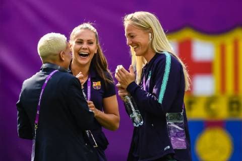 (L-R) Shanice van de Sanden of Olympique Lyonnais women, Lieke Martens of FC Barcelona, Barca women, Stefanie van der Gragt of FC Barcelona women during the UEFA Women s Champions League final match between Olympique Lyonnais women v FC Barcelona women on May 18, 2018 at Ferencvaros Stadium in Budapest, Hungary UEFA Women s Champions League 2018 2019 xVIxVIxImagesx xGerritxvanxKeulenxIVx 14493427