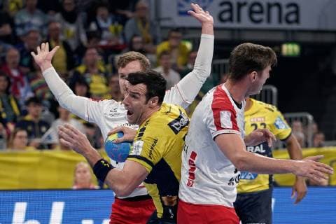 v left Alexander Feld Die Eulen, 18 , Gedeon Guardiola RNL, 30 , Gunnar Dietrich Die Eulen, 8 , Duel, duel, tackle, tackling, dynamics, action, action, 29 05 2019, Mannheim, handball, DKB Bundesliga, Rhein Neckar Löwen TSG Ludwigshafen Friesenheim Die Eulen xozx