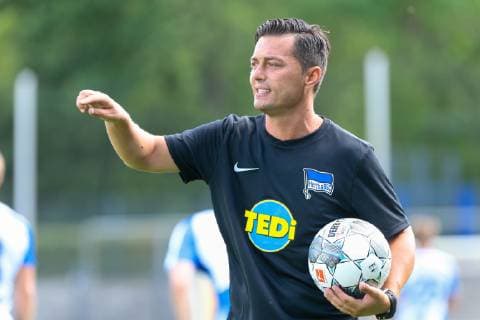 01 07 2019, xtgx, Soccer 1 Bundesliga, Hertha BSC Berlin Opening Training emspor, v l Ante Covic Hertha, coach gives instructions, gesticulated with arms, gesticulate, gives instructions, shows, forefinger DFL DFB REGULATIONS PROHIBIT ANY USE OF PHOTOGRAPHS as IMAGE SEQUENCES and or QUASI VIDEO Berlin