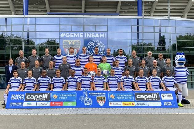 GER, official photo session portrait session portrait session team photo MSV Duisburg MSV Duisburg 3 League DFB, portrait session, team photo 2019 2020, team photo, top row from Dr Christian Schoepp team doctor , Dr Ingo Geuen Team Doctor , Dr Falk Ullerich Team Doctor , Gembalies, Blomeyer, Vermeij, Sliskovic, Neumann, Bitter, Tim Schmitz Zeugwart , Peter Lindner Zeugwart , Manni Piwonski Zeugwart middle row v li Ivo Grlic Sports Director , Thorsten Lieberknecht Head Coach , Darius Scholtysik Co Coach , Philipp Klug Co Trainer Analyst , Sven Beuckert Goalkeeper Trainer , Broeder, Brendieck, Weinkauf, Sicker, Andreas Tappe Athletik Trainer , Miro Lusic Athletik Trainer, Andreas Bühren Physiotherapist , Oliver Grabowski Physiotherapist , Ennatz Mascotchen lower row v li Karweina, Scepanik, Mickels, Engin, Ben Balla, Albutat, Daschner, Sabanci, Stoppelkamp, Schmeling, Krempicki, Budimbu, nph Mauelshagen nph00321