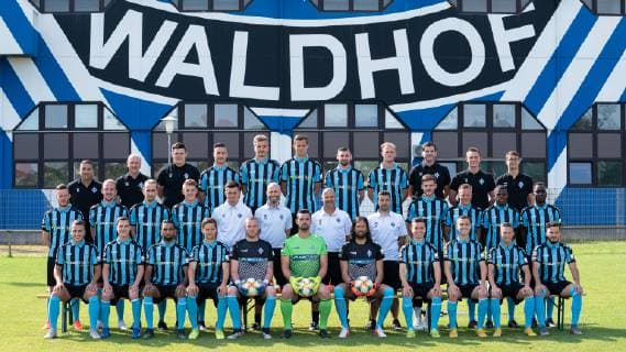 SV Waldhof Mannheim 3 League, portrait date 2019 2020, team photo, hi row v li George Lamm tutor , Fred Haas tutor , Noel Tack tutor , Mounir Bouziane 19 , Maurice Deville 14 , Michael Schultz 23 , Marcel Hofrath 31 , Marcel Seegert 5 , Konstantinos Cafaltzis Team Doctor , Cedric Schmidt Physiotherapist , Florian Mayer Physiotherapist , mi Reihe v li Silas Schwarz 15 , Valmir Sulejmani 9 , Jesse Weißenfels 11 , Florian Flick 32 , Dennis Findeisen Fitness Trainer , Benjamin Sachs Co Coach , Bernhard Trares Coach , Dennis Tiano Goalkeeper Coach , Jan Just 22 , Dorian Diring 8 , Benedict Dos Santos 21 , Jean Romaric Kevin Koffi 30 , vo Reihe v li Mete Celik 3 , Raffael Korte 7 , Mohamed Gouaida 18 , Marco Schuster 6 , Timo Königsmann Goalkeeper, 1 , Markus Scholz Goalkeeper, 25 , Miro Varvodic Goalkeeper, 24 , Jonas Weik 28 , Gianluca Korte Gian Luca Korte, 17 , Jan Hendrik Marx 26 , Arianit Ferati 10 , It is missing Kevin Conrad 4, not in the picture, not pictured xozx