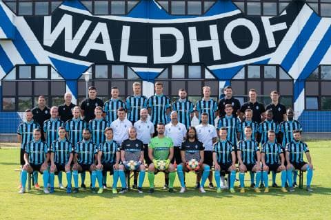 SV Waldhof Mannheim 3 League, portrait date 2019 2020, team photo, hi row v li George Lamm tutor , Fred Haas tutor , Noel Tack tutor , Mounir Bouziane 19 , Maurice Deville 14 , Michael Schultz 23 , Marcel Hofrath 31 , Marcel Seegert 5 , Konstantinos Cafaltzis Team Doctor , Cedric Schmidt Physiotherapist , Florian Mayer Physiotherapist , mi Reihe v li Silas Schwarz 15 , Valmir Sulejmani 9 , Jesse Weißenfels 11 , Florian Flick 32 , Dennis Findeisen Fitness Trainer , Benjamin Sachs Co Coach , Bernhard Trares Coach , Dennis Tiano Goalkeeper Coach , Jan Just 22 , Dorian Diring 8 , Benedict Dos Santos 21 , Jean Romaric Kevin Koffi 30 , vo Reihe v li Mete Celik 3 , Raffael Korte 7 , Mohamed Gouaida 18 , Marco Schuster 6 , Timo Königsmann Goalkeeper, 1 , Markus Scholz Goalkeeper, 25 , Miro Varvodic Goalkeeper, 24 , Jonas Weik 28 , Gianluca Korte Gian Luca Korte, 17 , Jan Hendrik Marx 26 , Arianit Ferati 10 , It is missing Kevin Conrad 4, not in the picture, not pictured xozx