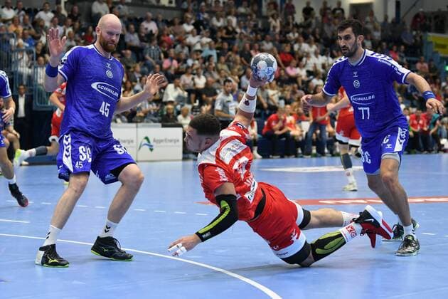 17 Rolando Urios Gonzalez 17 TuSEM Essen at the Throw, VfL Gummersbach TuSEM Essen, Handball, Men, 2 League, Liqui Moly Handball Bundesliga, 1 Matchday, 28 08 2019, VfL Gummersbach TuSEM Essen, , Handball, Liqui Moly 2 Handball Bundesliga, Men, Soielzeit 2019 20 Gummersbach Copyright: xEIBNER JuergenxAugstx EP_JOGI