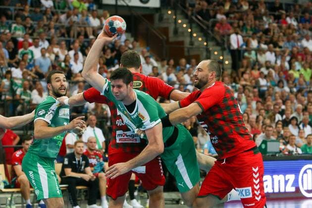 DHfK Fuechse Berlin Handball Leipzig, 25 08 2019, Arena Leipzig, Handball, 1 Bundesliga, 1 Matchday , SC DHfK Füchse Berlin , Im Bild v l Marko Mamic 22, Leipzig und Michael Müller Mueller 25, Füchse Berlin ,