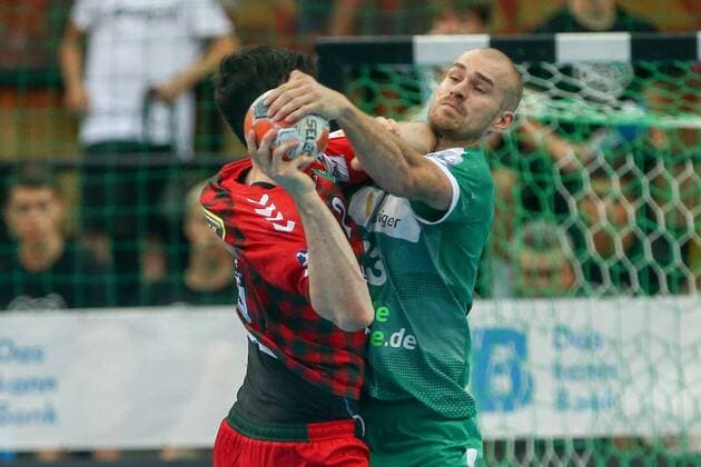 DHfK Fuechse Berlin Handball Leipzig, 25 08 2019, Arena Leipzig, Handball, 1 Bundesliga, 1 Matchday , SC DHfK Füchse Berlin , In the picture Simon Ernst 2, Füchse Berlin and Maximilian Janke 13, Leipzig ,