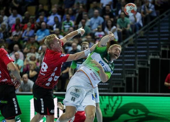 Germany,Wetzlar, Rittal Arena, 15 09 2019, Handball,1 Liqui Moly HBL Bundesliga, 5 Matchday, HSG Wetzlar HSG Nordhorn Lingen Picture left Alex Terwolbeck Nordhorn Lingen, 18 ,Anton Lindskog HSG Wetzlar, 66 Copyright: HMBxMedia ThomasxJäger
