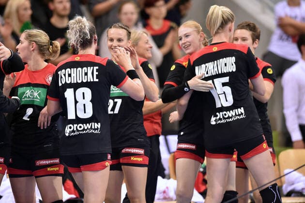 Jubilee, joy after the victory Mia Zschocke Germany, TSV Bayer 04 Leverkusen , Julia Maidhof Germany, HSG Bensheim Auerbach , Meike Schmelzer Germany, Thueringer HC , Kim Naidzinavicius Germany, SG BBM Bietigheim , L R ,GER, Germany Belarus, Belarus Handball, international womens game, Woman Qualifiers EHF EURO 2020, 25 09 2019, ,GER, Germany Belarus Handball, international womens game, 25 09 2019 Coburg Germany, HSG Bensheim Auerbach , Meike Schmelzer Germany, Kim Naidzinavicius Germany, SG BBM Bietigheim , L R, Germany Belarus EURO 2020, 25 09 2019, GER, Germany Belarus Handball, international womens game, 25 09 2019 Coburg Germany Handball, international womens game, 25 09 2019 Copyright: xEIBNER RolandxSippelx EP_RSL