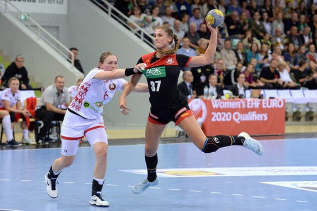 Alicia Stolle Germany, Thueringer HC at litter Dziyana Ilyina Belarus, Gloria 2018 Bistrita Nasaud L ,GER, Germany Belarus Handball, international womens match, Woman Qualifiers EHF EURO 2020, 25 09 2019, ,GER, Germany Belarus Handball, international womens match, 25 09 2019 Coburg Copyright: xEIBNER RolandxSippelx EP_RSL