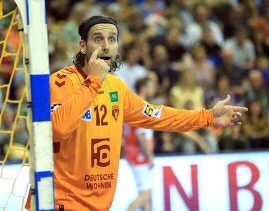 GER, DHB, 1 HBL, FUECHSE BERLIN VS Bergischer HC 13 10 2019, Max Schmeling Halle, Berlin, GER, DHB, 1 HBL, FUECHSE BERLIN VS Bergischer HC, DHB regulations prohibit any use of photographs as image sequences and or quasi video in picture Silvio Heinevetter Fuechse Berlin 12 nordphotox xEngler nph00076
