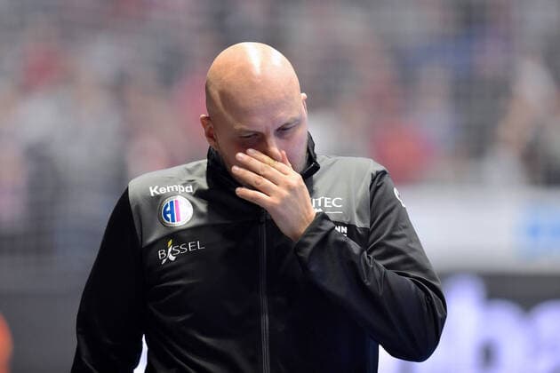 Adalsteinn Eyjolfsson Trainer HC Erlangen disappointed, frustrated, emotion , GER, MT Melsungen HC Erlangen, handball, 1 Bundesliga Men, 17 10 2019, GER, MT Melsungen HC Erlangen, handball, 1 Bundesliga Men Melsungen Copyright: xEIBNER RolandxSippelx EP_RSL