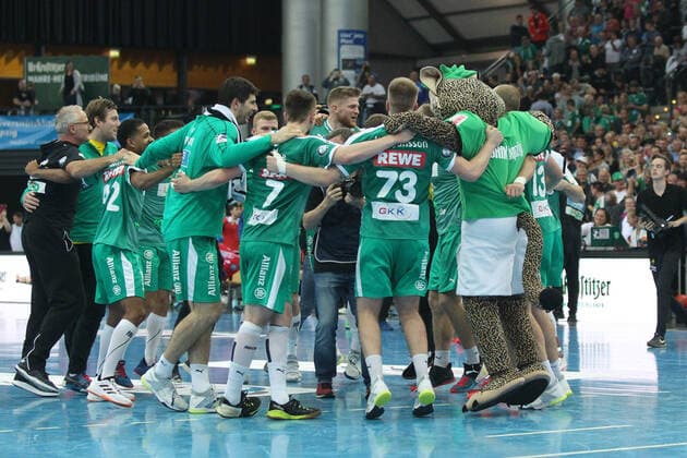 SC DHfK Leipzig vs. TBV Lemgo Lippe, Liqui Moly HBL, 17 10 19 Handball, 1 Bundesliga, season 2019 2020, 10 matchday SC DHfK Leipzig vs. TBV Lemgo Lippe on 17 10 19 in the Arena Leipzig Im Bild DHfK, Team, Team, Jubel, Sieg, Kreis Copyright: xBEAUTIFULxSPORTS JanxKaeferx