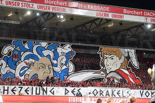 The Union fans with a choreography before the game 1 FC Union Berlin Hertha BSC Berlin 1 Bundesliga 2019 2020, season 2019 2020, football, football, DFL, soccer, men, Germany, Germany, Berlin, 1 11 2019 stadium Alte Foersterei DFL REGULATIONS PROHIBIT ANY USE OF PHOTOGRAPHS AS IMAGE SEQUENCES AND OR QUASI VIDEO