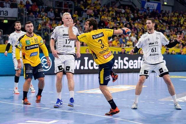 v li Jannik Kohlbacher RNL, 80 , Patrick Wiencek THW, 17 , Uwe Gensheimer RNL, 3 , Hendrik Pekeler THW, 61 , Action, Action, Game scene, 07 11 2019, Mannheim Germany , Handball, Bundesliga, Rhein Neckar Löwen THW Kiel xozx