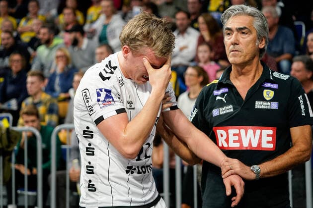 Gisli Thorgeir Kristjansson THW, 11 , injured, injury, injury break, action, action, game scene, disappointed looking, disappointment, frustration, disappointed, pessimistic, 07 11 2019, Mannheim Germany , Handball, Bundesliga, Rhein Neckar Löwen THW Kiel xozx