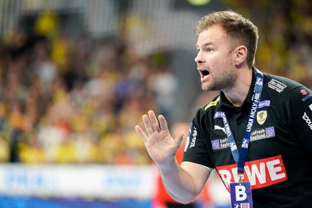 Kristjan Andresson coach, head coach, RNL , gives instructions, gesticulate, gesticulate with the arms, gives instructions, gesticulate, single picture, action, action, 07 11 2019, Mannheim Germany , handball, Bundesliga, Rhein Neckar Löwen THW Kiel xozx