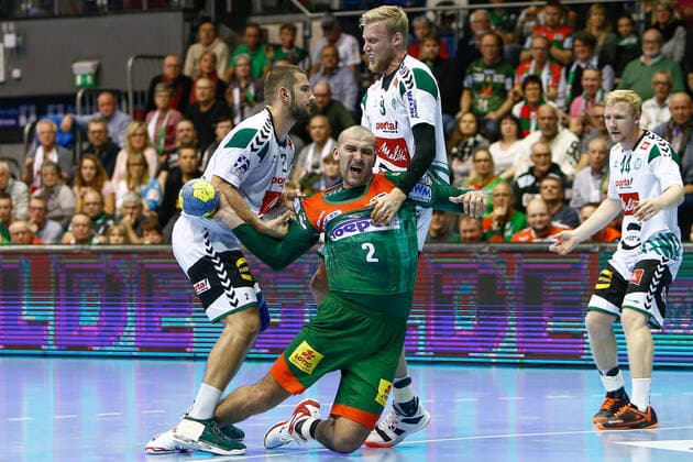 10 11 2019, xtgx, Handball Liqui Moly HBL, SC Magdeburg GWD Minden emspor, v l Lucas Meister Minden, 2 , Zeljko Musa Magdeburg, 2 , Christoffer Rambo Minden, 9 duel, duel, fight, tackle scores goal, goal scorer, scored goal, scores the goal GETEC Arena