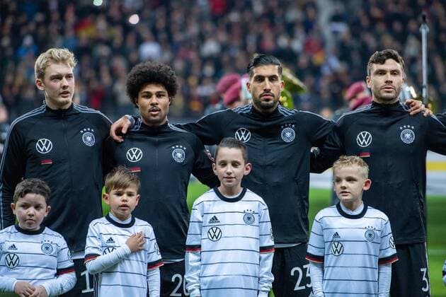 The German players sing along to the national anthem, singing, v l n r Julian BRANDT GER , Serge GNABRY GER , Emre CAN GER , Jonas HECTOR GER , Line up, Presentation, Presentation, Half Figure, Half Figure, Landscape Format, Football International, European Championship Qualification, Group C, Germany GER Northern Ireland NIR 6 1, on 19 11 2019 in Frankfurt Germany Â