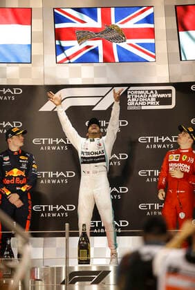 Motorsports: FIA Formula One World Championship, WM, Weltmeisterschaft 2019, Grand Prix of Abu Dhabi, 33 Max Verstappen (NLD, Aston Martin Red Bull Racing), 44 Lewis Hamilton (GBR, Mercedes AMG Petronas Motorsport), 16 Charles Leclerc (MCO, Scuderia Ferrari Mission Winnow), Abu Dhabi United Arab Emirates
