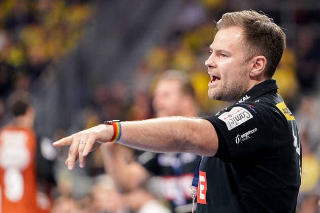 Kristjan Andresson trainer, head coach, RNL , gives instructions, gesticulate, gesticulate with arms, gives instructions, gesticulate, single picture, action, action, 04 12 2019, Mannheim Germany , handball, DHB trophy, Rhein Neckar Löwen TSV Hannover Burgdorf xozx