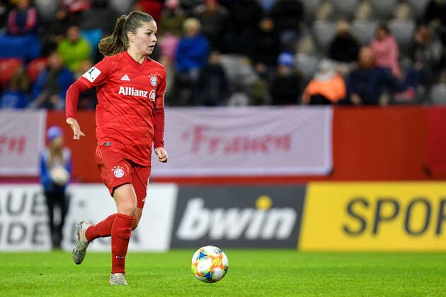Melanie Leupolz FC Bayern München, FCB, 8 Freisteller, Ganzkörper, Einzelbild, Aktion, Action, 06 12 2019, Munich Germany , Football, Flyeralarm Frauen Bundesliga, FC Bayern München SC Freiburg, DFB DFL REGULATIONS PROHIBIT ANY USE OF PHOTOGRAPHS AS IMAGE SEQUENCES AND OR QUASI VIDEO xslx