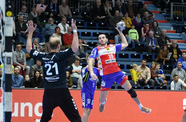 19 Ante Tokic 19 ThSV Eisenach at the throw, 19 VfL Gummersbach ThSV Eisenach, Men, 2 League, Liqui Moly Handball Bundesliga, 16 Matchday, 14 12 2019, VfL Gummersbach ThSV Eisenach, Handball, Liqui Moly 2 Handball Bundesliga, Men, Matchtime 2019 20 Gummersbach Copyright: xAugstx xEibner-Pressefotox EP_jat