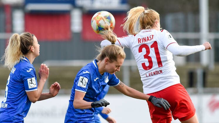 v li Lena Lattwein TSG, 6 , Maximiliane Rall Maxi Rall, TSG, 8 , Rachel Rinast Köln, 31 , Kopfball, header, Dreikampf in der Luft, Aktion, Action, 15 12 2019, Köln Deutschland , Football, Flyeralarm Frauen Bundesliga, 1 FC Köln TSG Hoffenheim, DFB DFL REGULATIONS PROHIBIT ANY USE OF PHOTOGRAPHS AS IMAGE SEQUENCES AND OR QUASI VIDEO xmhx
