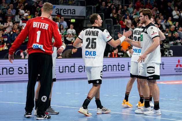 Players of the German selection DHB , from left with Johannes Bitter Jogi Bitter, goalkeeper, Germany, 1 , Kai Häfner DHB, 25 and Johannes Golla DHB, 4 , Cheering after the final whistle, victory, winner, winner, cheers, joy, optimistic, highlight, action, action, 04 01 2020, Mannheim Germany , Handball, international, Germany Iceland xozx