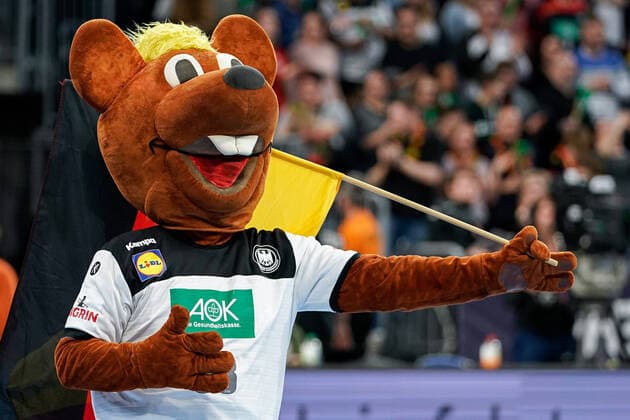 Hanniball The official mascot of the DHB with the German flag, single picture, action, action, cheering after the final whistle, victory, winner, winner, cheers, joy, optimistic, highlight, 04 01 2020, Mannheim Germany , Handball, international match, Germany Iceland xozx