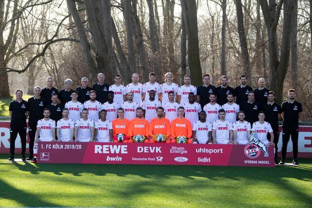 1 FC Köln Team photo 1 Football Bundesliga Season 2019 2020 Geißbockheim Koeln Germany Date 05 02 2020 Back row, from left Bus driver Michael Liebetrut, team doctor Dr Peter Schäferhoff, Zeugwart Frank Almstedt, Zeugwart Kresimir Ban, Ellyes Skhiri, Toni Leistner, Simon Terodde, Sebastiaan Bornauw, Rafael Czichos, video analyst Hannes Dold, team manager Denis Lapaczinski, physiotherapist Daniel Schütz, physiotherapist Christian Osebold Middle row, from left head coach Markus Gisdol, co coach Frank Kaspari, co coach Andre Pawlak, Jorge Mere, Marco Höger, Kingsley Schindler, Marcel Risse, Anthony Modeste, Jonas Hector, Jhon Cordoba, Mark Uth, Dominick Drexler, goalkeeper coach Andreas Menger, athletics coach Max Weuthen, athletics coach Dennis Morschel Front row, from left Birger Verstraete, Florian Kainz, Christian Clemens, Ismail Jakobs, Brady Scott, Timo Horn, Thomas Kessler, Julian Krahl, Kingsley Ehizibue, Elvis Rexhbecaj, Benno Schmitz, Noah Katterbach Niklas Hauptmann, team doctor Dr Paul Klein, head of physiotherapy and rehabilitation Klaus Maierstein, Jan Thielmann