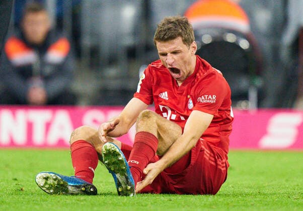 Football Munich - Leipzig, Munich Feb 09, 2020. Thomas MUELLER, MÜLLER, FCB 25 FC BAYERN MUNICH - RB LEIPZIG 0-0 - DFL REGULATIONS PROHIBIT ANY USE OF PHOTOGRAPHS as IMAGE SEQUENCES and or QUASI-VIDEO - 1.German Soccer League , Munich, February 09, 2020. Season 2019 2020, match day 21, FCB, München, Red Bull,