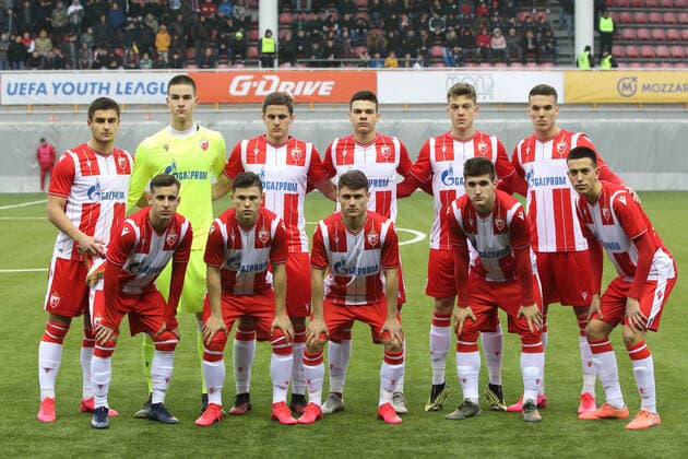 BORISAV BURMAZ, ANDRIJA KATIC golman, ALEKSANDAR LUKIC, NIKOLA SAVIC, ILIJA BABIC, UROS BLAGOJEVIC cuce L-D ANDRIJA RADULOVIC, MARTIN NOVAKOVIC, STEFAN MITROVIC, PETAR PIPLICA, ALEKSA MATIC EKIPA fudbalera Crvene zvezde na utakmici Omladinske UEFA Lige Sampiona protiv Mitjilanda Danska na stadionu Vozdovca, Beograd 04.03.2020. godine MarkoxMetlas