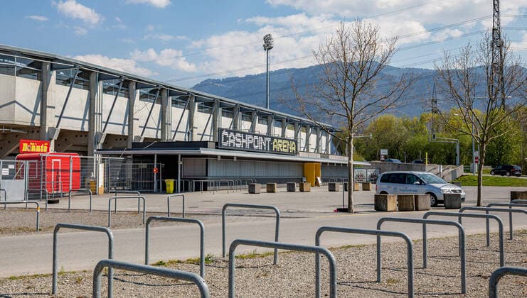 THEMENBILD the blocked soccer stadium of Cashpoint SCR Altach Because of the corona virus, soccer matches in the Austrian Bundesliga have been stopped. It is not yet clear when soccer matches can take place again, recorded on April 11, 2020 Cashpoint Arena Altach, Austria the closed Football Stadium of Cashpoint SCR Altach Due to the Corona crisis, the Austrian League was suspended It is not yet clear when soccer matches will take place, Cashpoint Arena, Altach, Austria on 2020 04 11 THEME IMAGE, Coronavirus Lock Down, Football Copyright: xRindererx Eibner-Pressefotox EP_rin