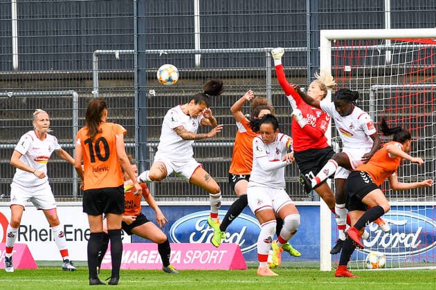 Inga Schuldt Goalkeeper, Jena, 31 with fist defense, parries the ball, parry, shining parry, holds the ball, action, action, 10 06 2020, Cologne Germany , Football, Flyeralarm Frauen Bundesliga, 1 FC Köln FF USV Jena, DFB DFL REGULATIONS PROHIBIT ANY USE OF PHOTOGRAPHS AS IMAGE SEQUENCES AND OR QUASI VIDEO xmhx